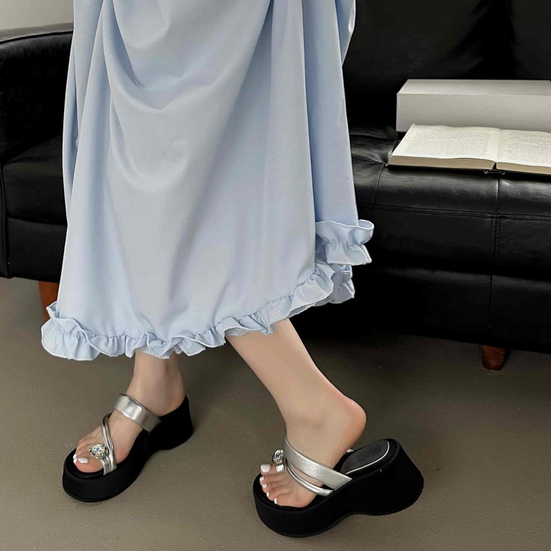 2025 New Thick Sole Rhinestone Platform Summer Slippers for Women
