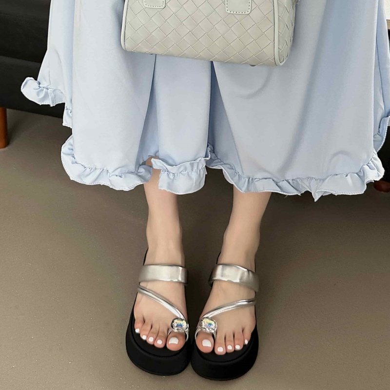 2025 New Thick Sole Rhinestone Platform Summer Slippers for Women - Image 2
