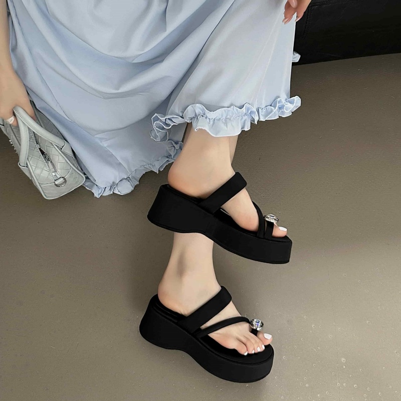 2025 New Thick Sole Rhinestone Platform Summer Slippers for Women - Image 3